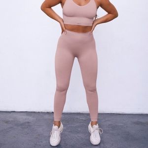 SET ACTIVE- Amethyst Sculptflex Seamless Leggings